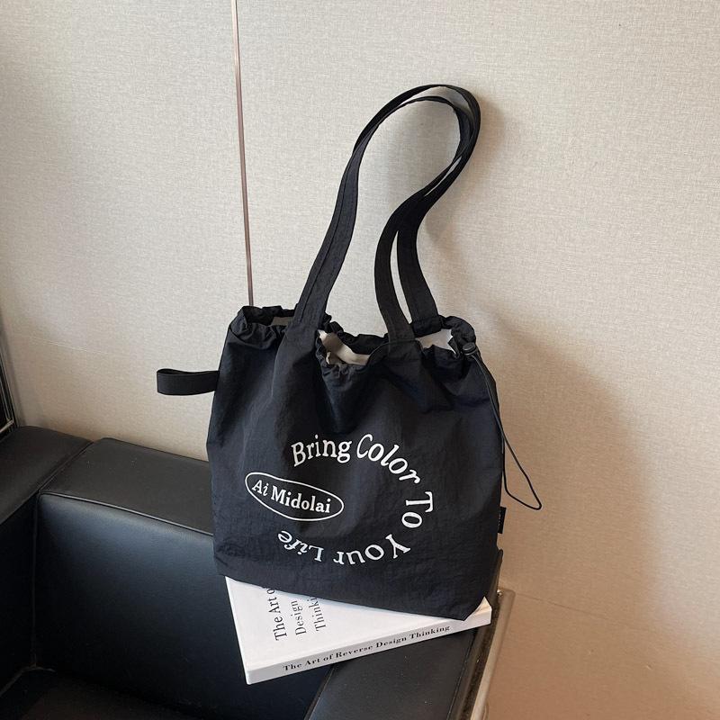 

Повседневная холщовая сумка женская новая большая вместительная универсальная легкая сумка-тоут через плечо для студенток чёрный