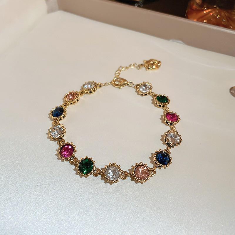 Gold-Plated Zircon Sun & Heart Bracelet: Stylish, Versatile, Elegant Light Luxury Jewelry for Women.