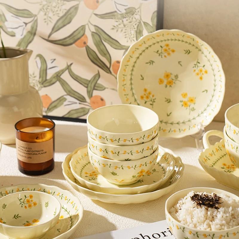 Circular Small Flowers Ceramic Plate Home Afternoon Tea Dessert Baking Plates Exquisite Breakfast Salad Plate Creative Tableware