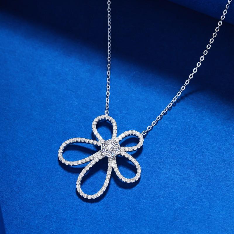 Womens Flower Necklace Minimalist Fashion Zircon Clavicle Chain Original Design Influencer Style