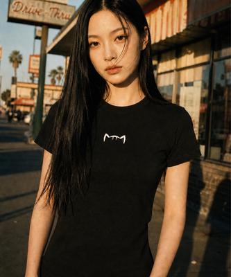 Kikimimi Crop Kitty Center Logo T-Shirt (Black)