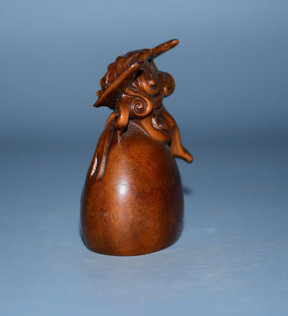 Chinese Old Boxwood Carved Exquisite Bat Money Bag Statue Figurines Lucky Gift