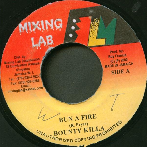 

7-дюймовая пластинка BOUNTY KILLER / ZALLY - Bun A Fire / Stop Talk none Mixing Lab 2000 Ямайка Регги, Ска и Даб Б/У