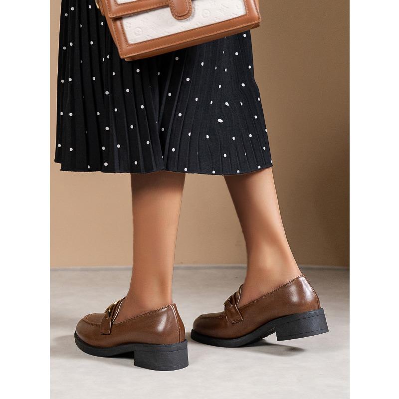 Vintage chain low-top shoes 2025 autumn new plus-size British style mid-heel small leather shoe women