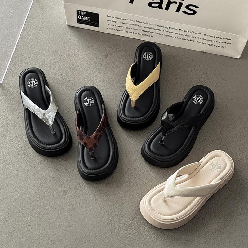 New Convenient and Comfortable Thick-soled Flip-flops for Women's Summer Wear with Toe Sandals and Beach Cool Slippers