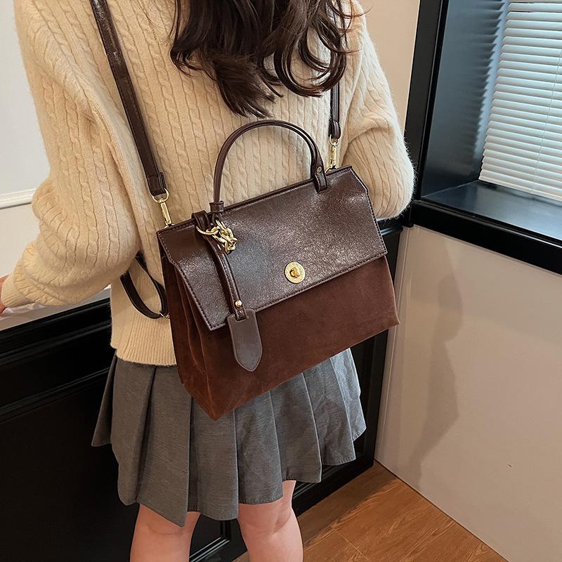 

Женская сумка высокого класса в стиле ретро, модная и фактурная сумка-тоут, простой рюкзак, сумка через плечо в иностранном стиле. темно-коричневого