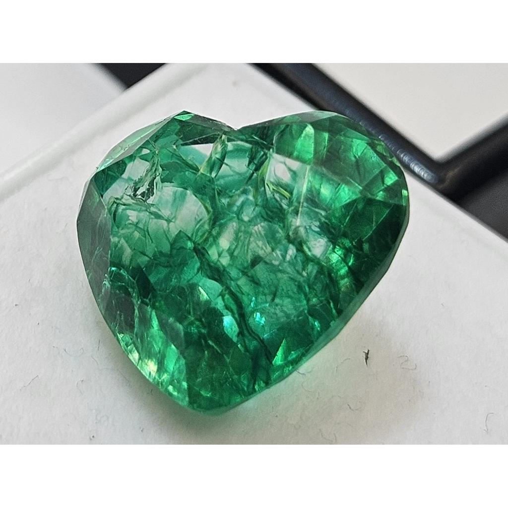Green Colombian Emerald 10-11 Ct Heart Cut Fabulous Certified Loose Gemstone