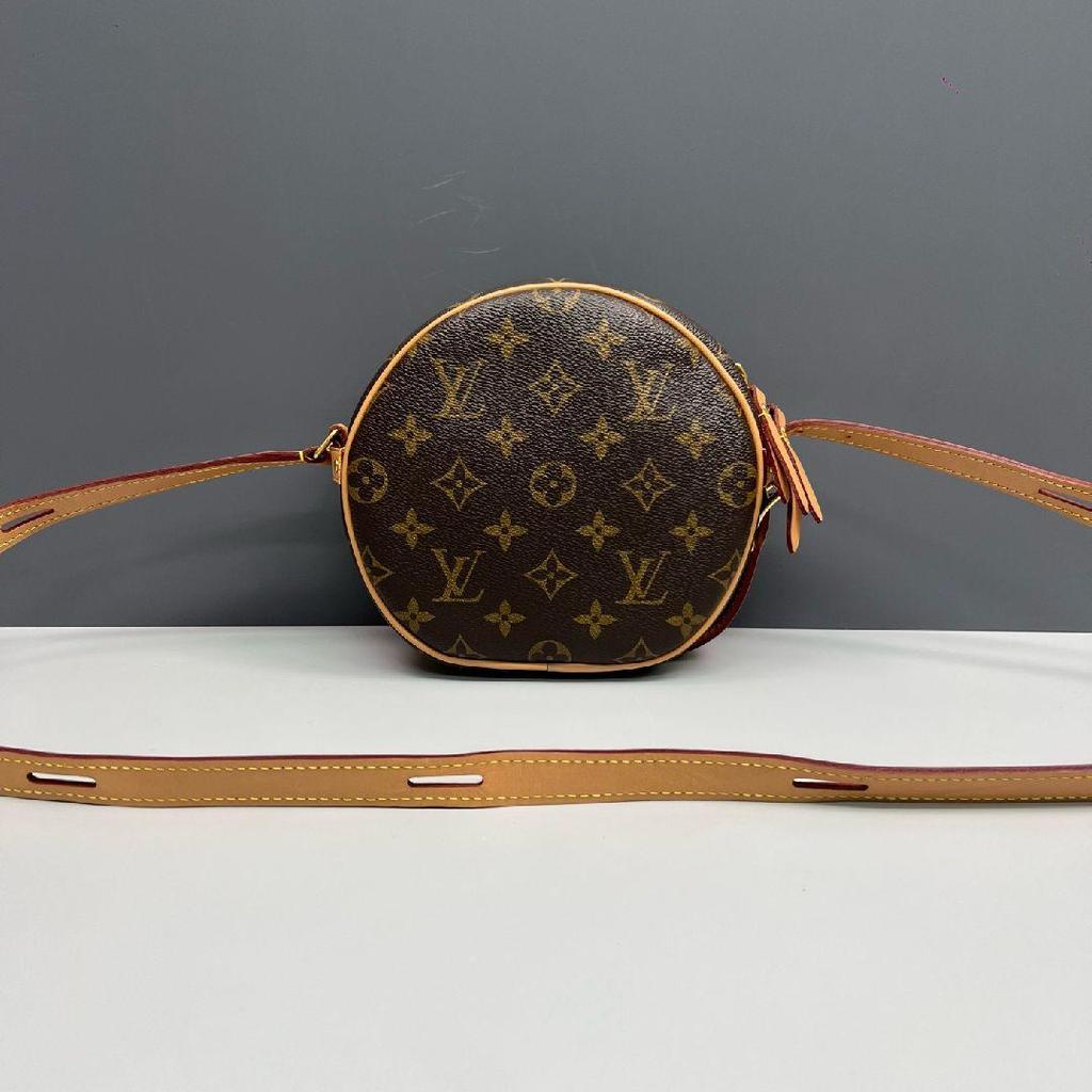 [Pre-Owned] Boite Chapeau Souple PM Classic Monogram Canvas Leather Shoulder Bag Small - Very Good #KDY97Y