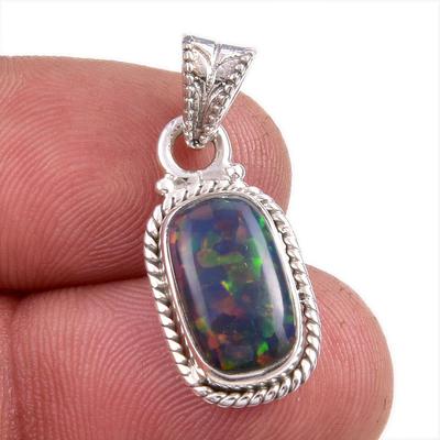 Naturalny etiopski kamień szlachetny opal Ręcznie robiony wisiorek ze srebra próby 925 1,25'' d6r00