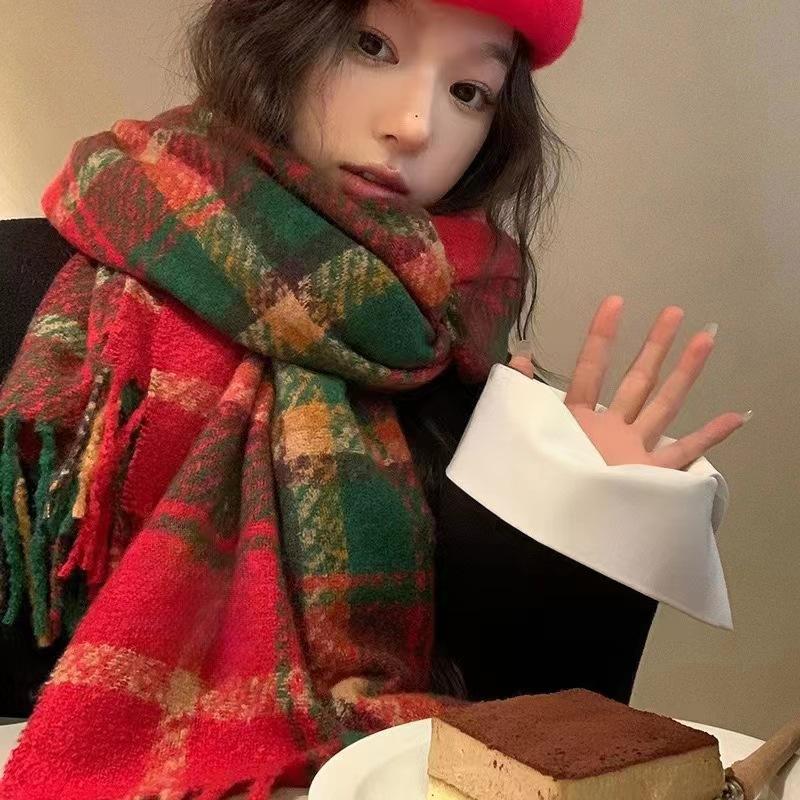 Korean version of wool plaid scarf women's winter new fashion versatile thickened warm student couple plush scarf men