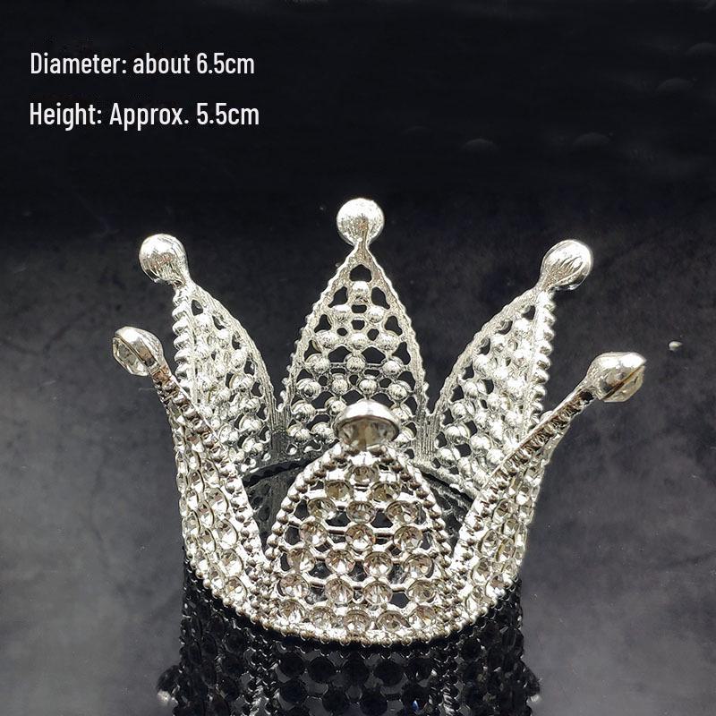 Queen Crown Cake Decoration with Lace, Pearls, and Baby's Breath for Birthdays