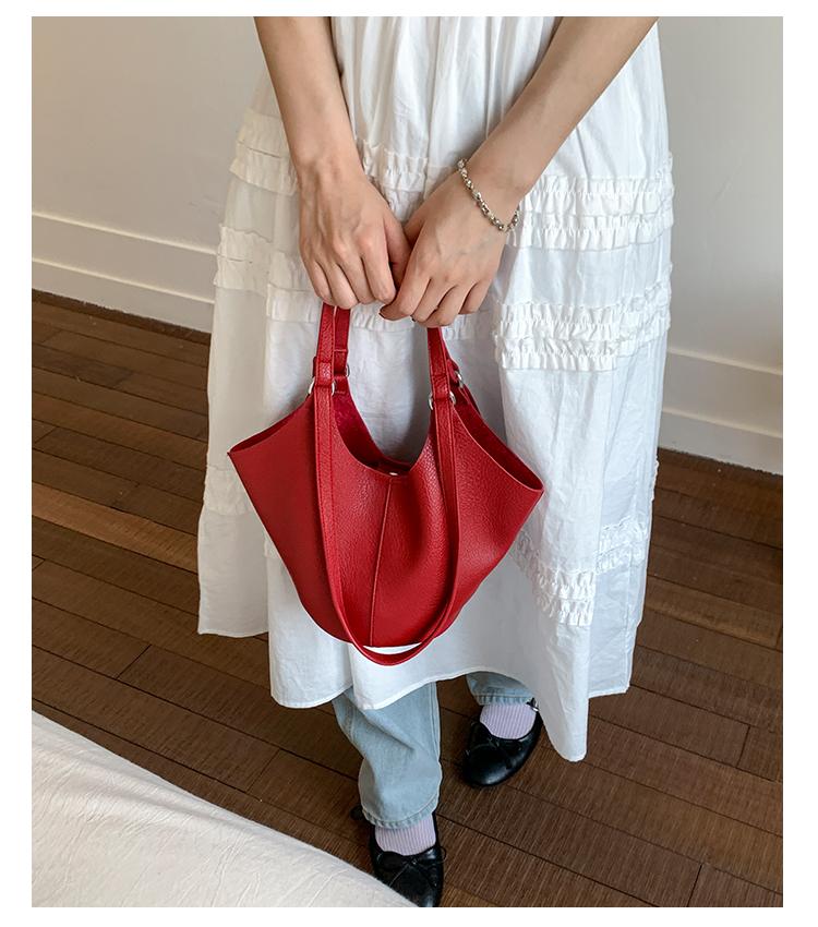 French Style Bucket Bags Women Design Sense Casual Commute One Shoulder Bags Light Luxury Red Bridal Handbags Trend 2026