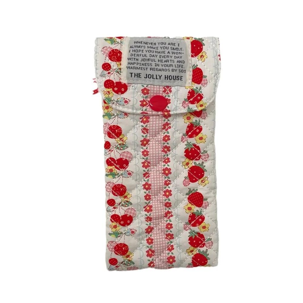 

Creative Strawberry Glasses Storage Bag Dustproof with button Sunglasses Case Anti Pressure Glasses Protective Cover белый