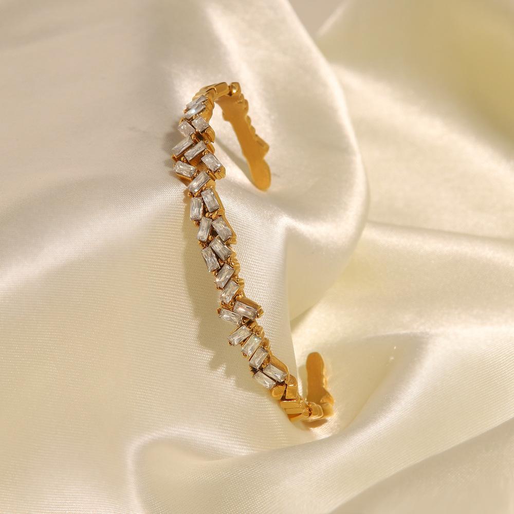 European and American elegant temperament minimalist cold wind versatile inlaid zircon opening bracelet bracelet does not fade bracelet