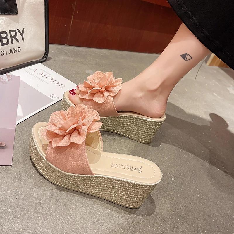 Fashion 2024 Summer 7cm Wedge Heels Slides Women Appliques Flowers With Pearl Platform Beach Cool Sandals New Shoes Slippers