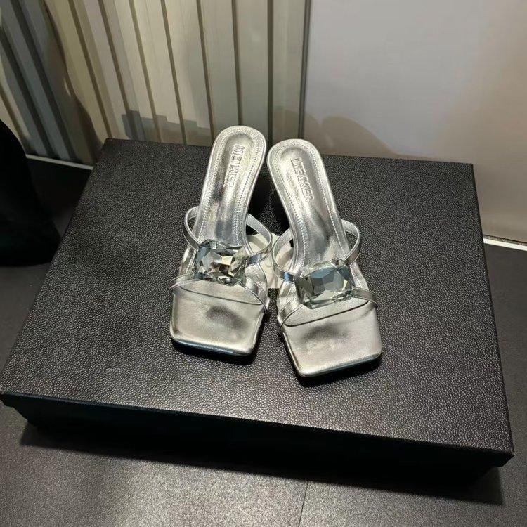 

Rhinestone gemstone with thick heel slippers women s outer wear 2025 spring and summer new square head open-toed sandals high heels 35 серебряный