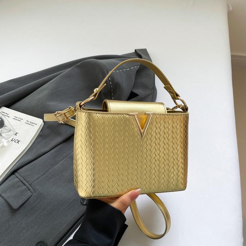 

Модная текстура летняя большая вместимость новая текстура легкой роскоши повседневная на плечо через плечо портативная маленькая квадратная сумка золотой