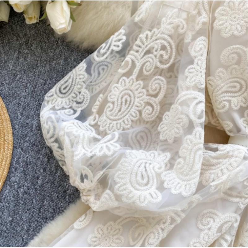 Elegantes Damenkleid