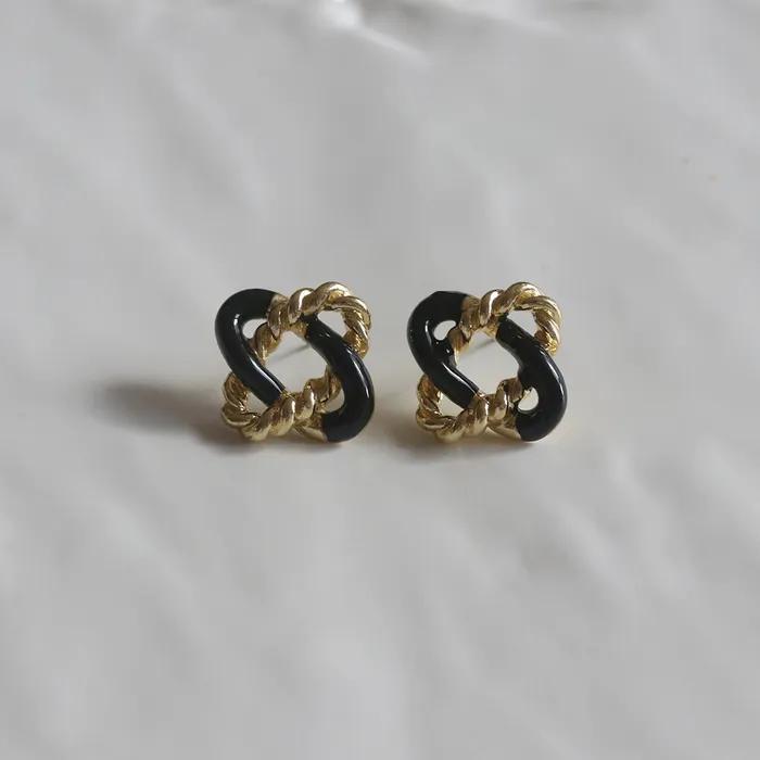 _JJ24 Square Black Point Earrings