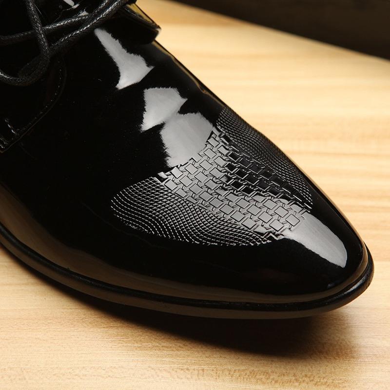 2022 Newestclassic Business Men Dress Shoes Fashion Elegant Formal Wedding Shoes Men Slip On Office Oxford Shoe For Men Size 37-45