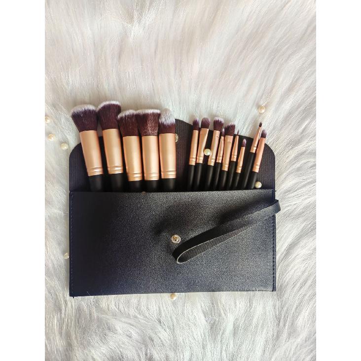 Makeup Brush Set Eyeshadow Loose Powder Blush Highlight Concealer Beginner Brush Full Set Tools Soft Bristle Beauty Supplies