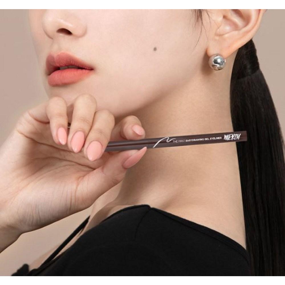 Fusionnez le premier eye-liner gel facile à dessiner 0,14 g, EG3 Maroon, 2 pièces.
