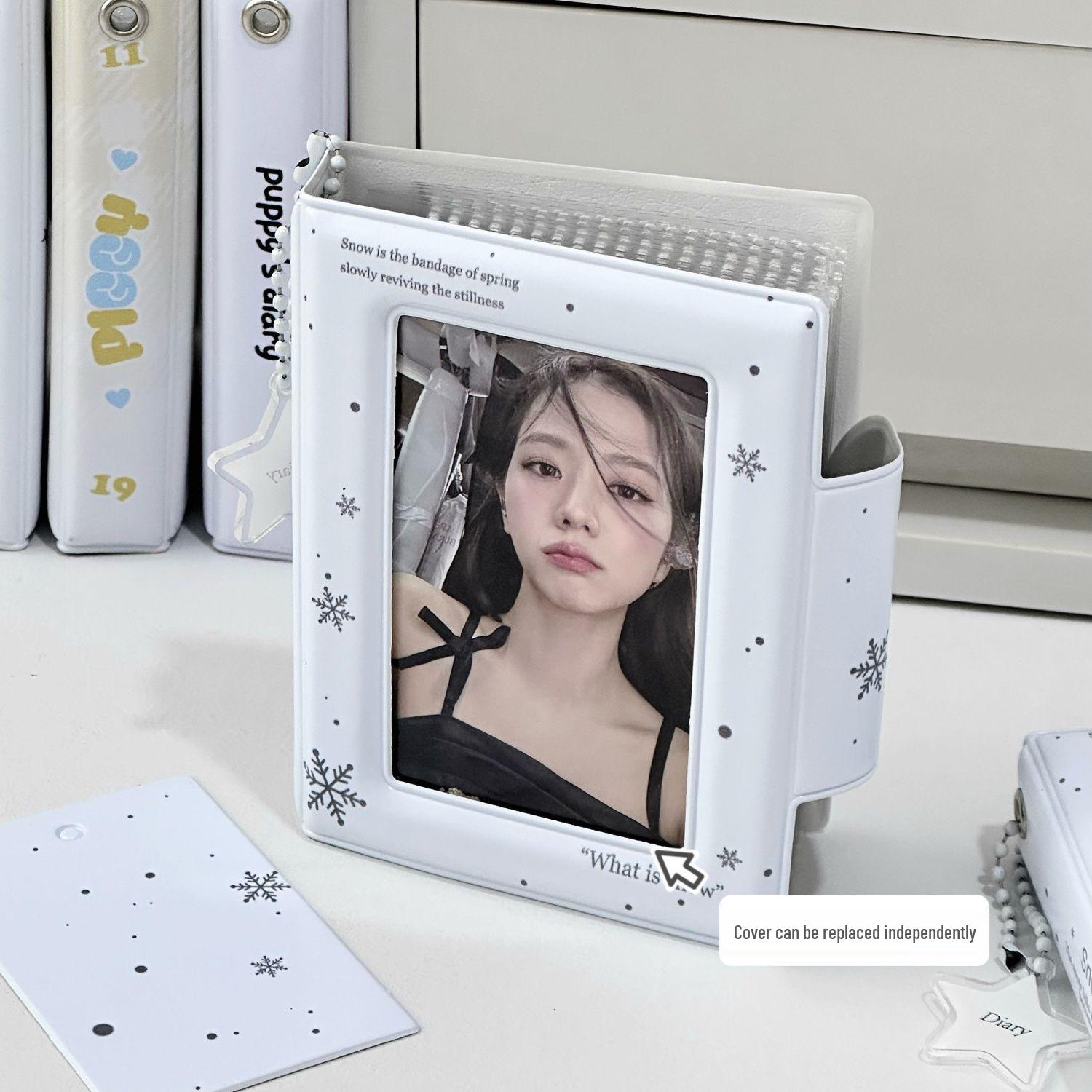 

Держатель для карт в стиле INS Белая снежинка: Подходит для K-pop карточек 3 дюйма, Альбом с 32 слотами. 20 Pages, 40 Card Slots