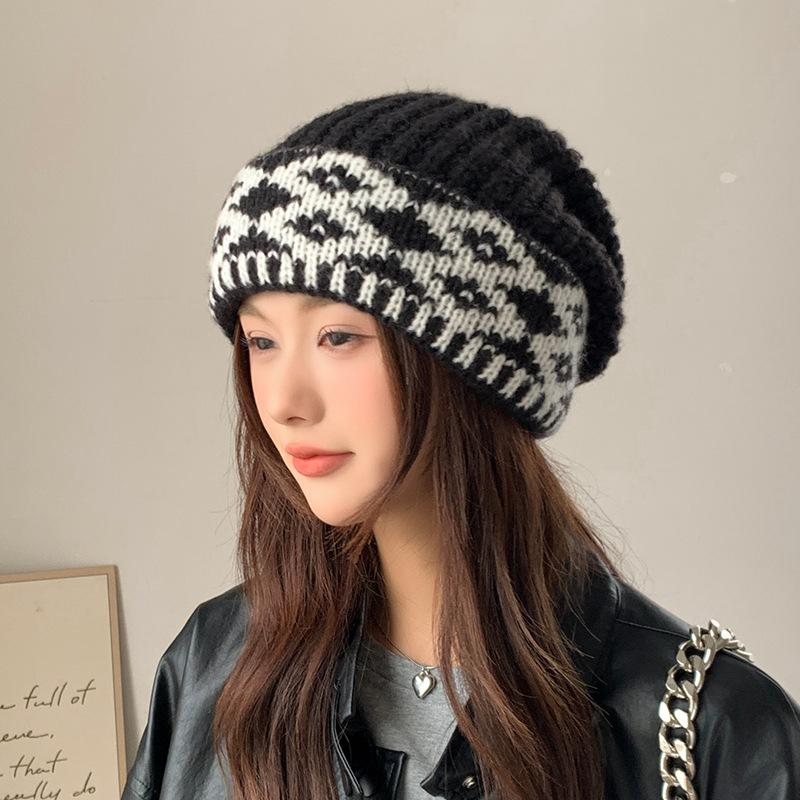 

Вязаная шерстяная шапка для женщин Зима Корейский стиль Большой обхват головы Теплая шапка-бини Защита от холода Скрывающая лицо Маленькая холодная шапка Модная M（56-58cm）