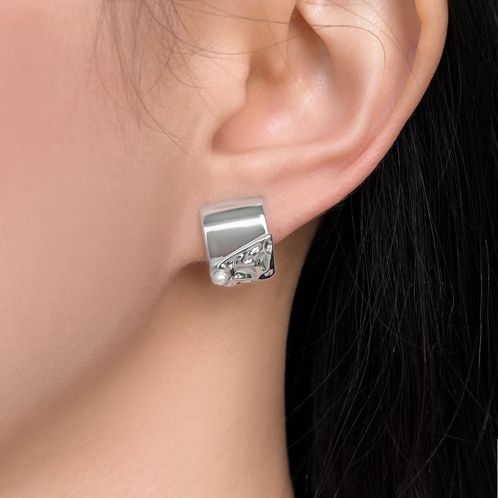 Gold Plated C-shaped Geometric Stud Earrings - Light Luxury Design for Women