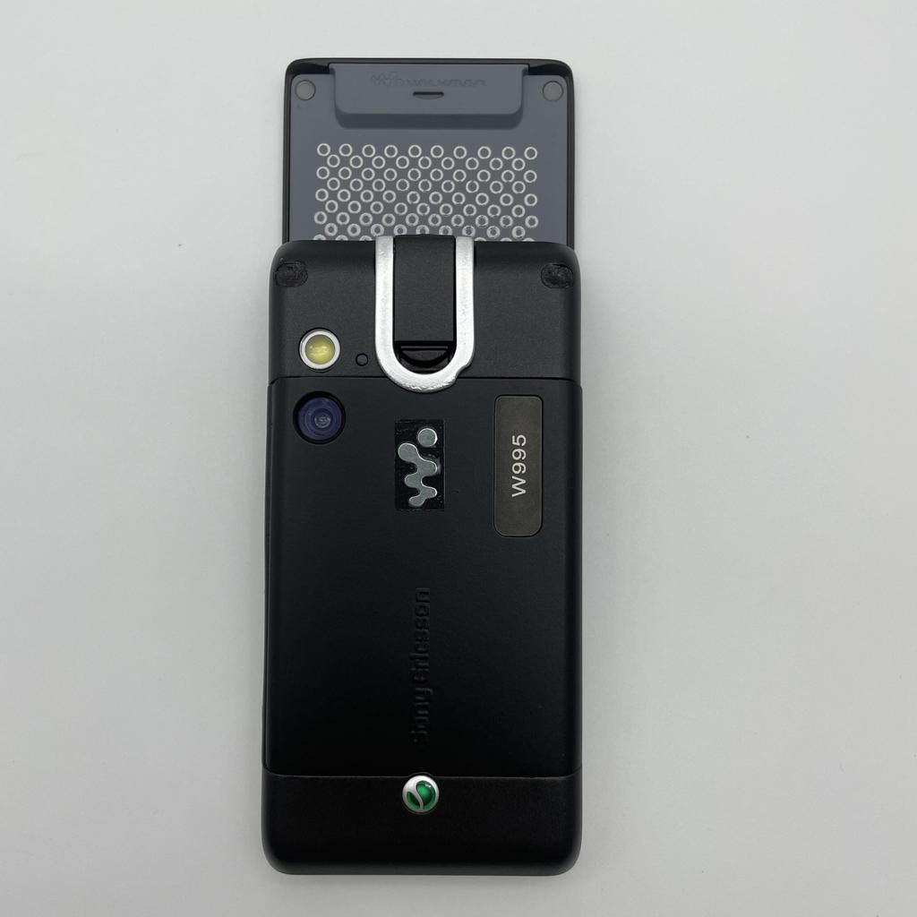 Repasovaný originální mobilní telefon Sony Ericsson W995 GMS 3G s 1 SIM