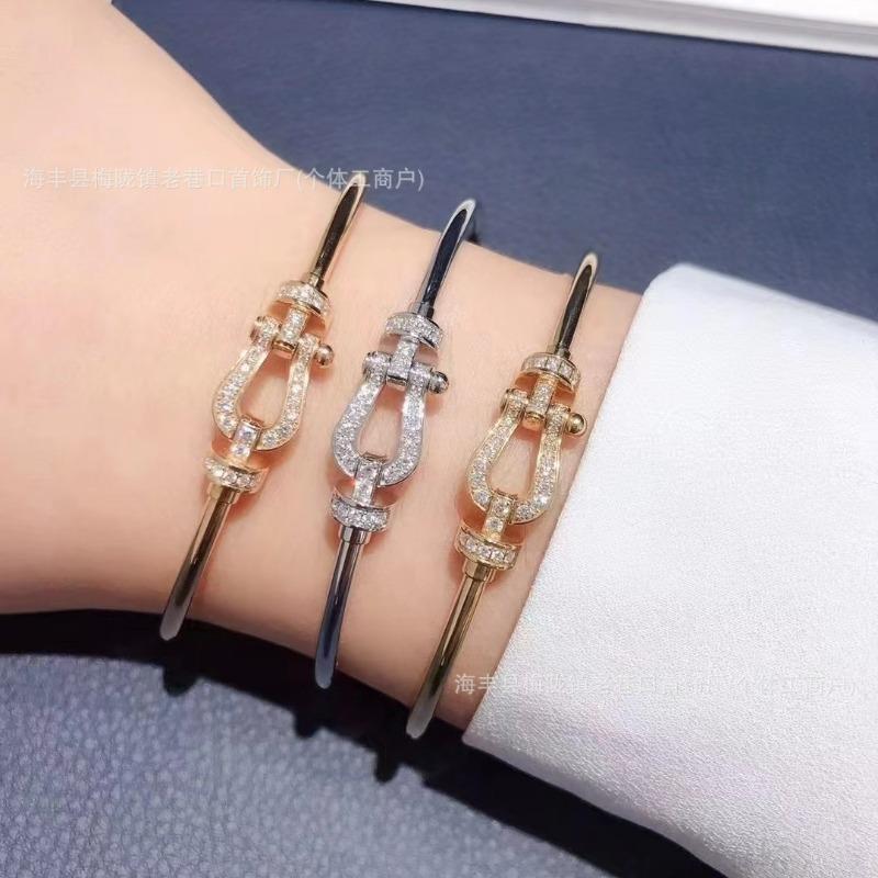 High-quality Horseshoe Buckle 8-character Smooth Half-diamond Full Diamond Bracelet for Couple Size, Diamond-encrusted Bracelet for Women