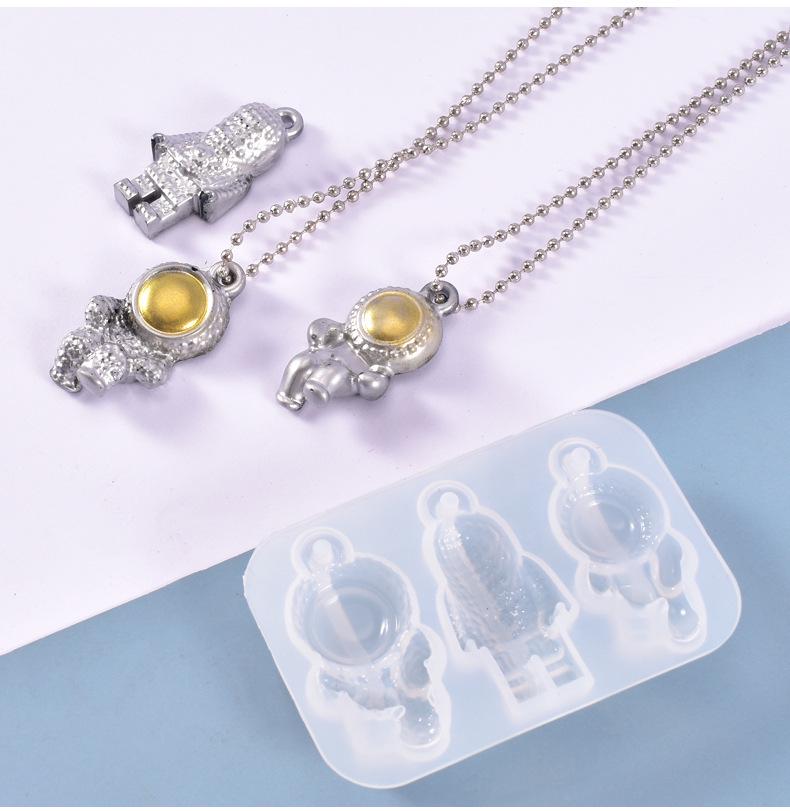 Astronaut Lightning Epoxy Pendant Mold