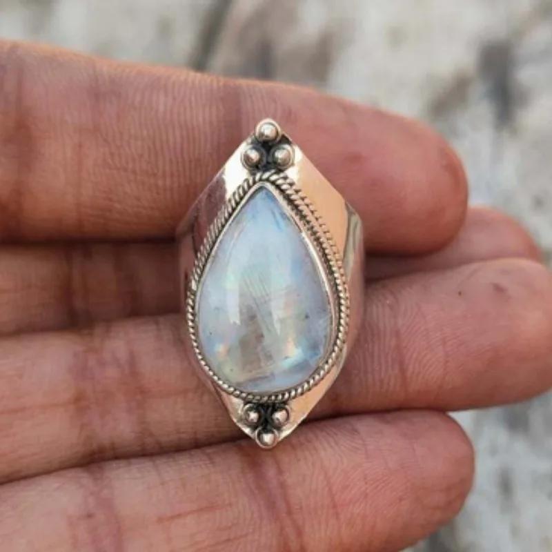 Vintage Ethnic Style Imitation Opal Ring for Women Antique Copper Color Moonstone Rings Fine Jewelry Accessories Girls Gifts