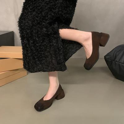 Französische Dicke Ferse Schwarz Quadratischer Kopf Temperament Einzelne Schuhe Damenschuhe 2024 Neu Retro Leichte Öffnung Später Abend Hohe Absätze
