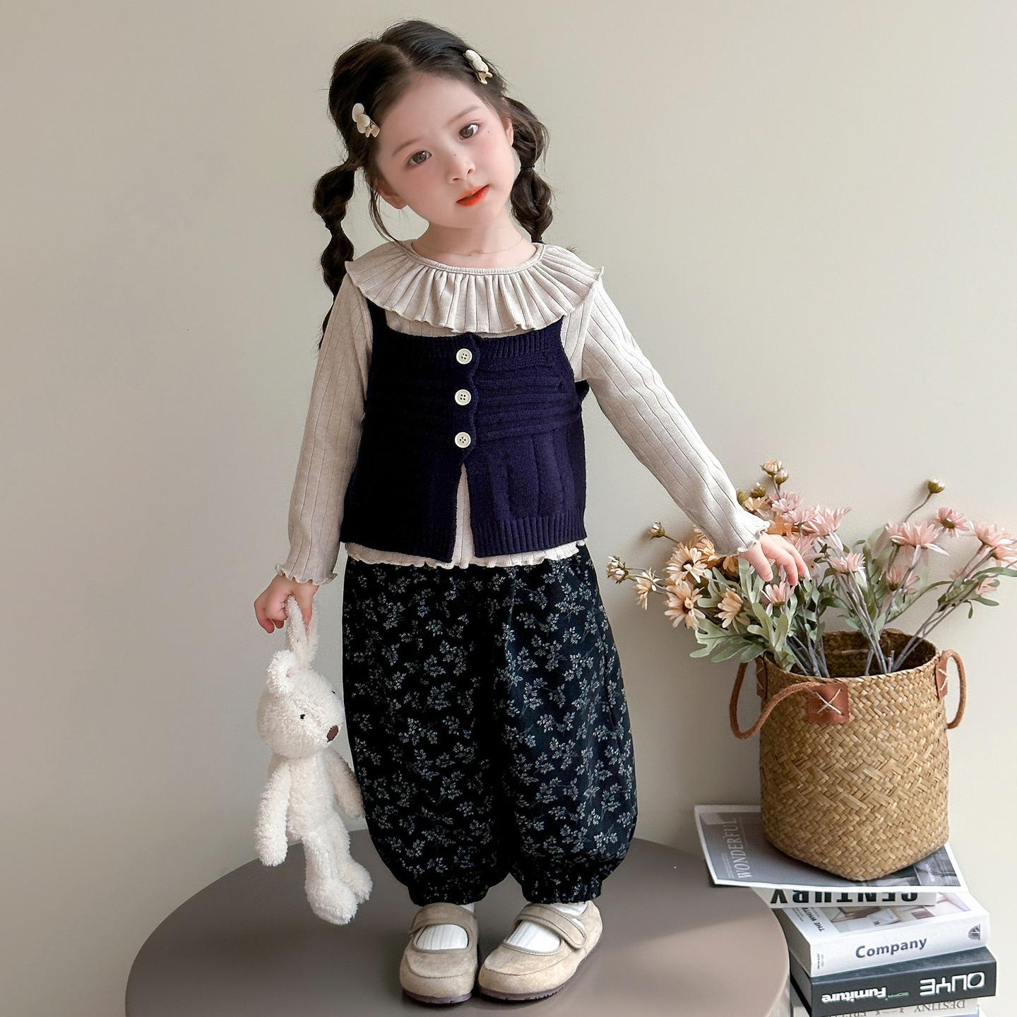 

2025 Girls Korean Style Sweater Vest Three-Piece Set - Autumn/Spring Baby Fashion 100 cm
