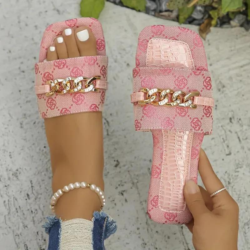 Fashion 2024 New Summer Women Flat Slippers Luxury Outdoor Beach Flat Sandals Trend Brand Designer Slippers Women Big Size Slides Women