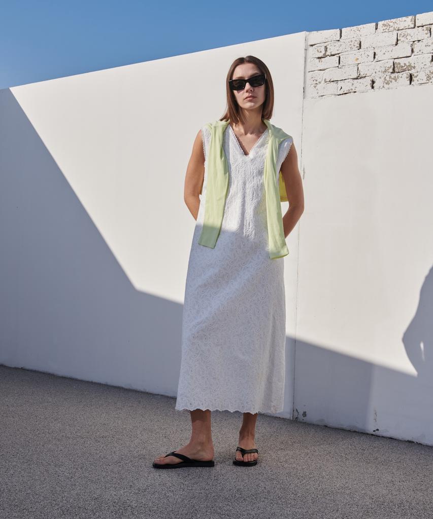 Owaiwai Eyelet Embroidery Long Dress_Ivory