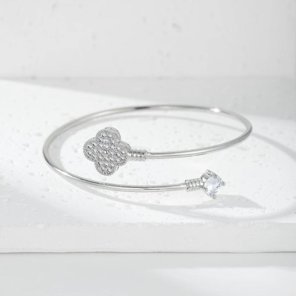 Fashion Clover Open Bracelet for Women, Electroplated Copper with Micro-Zircon Stone Jewelry Accessories