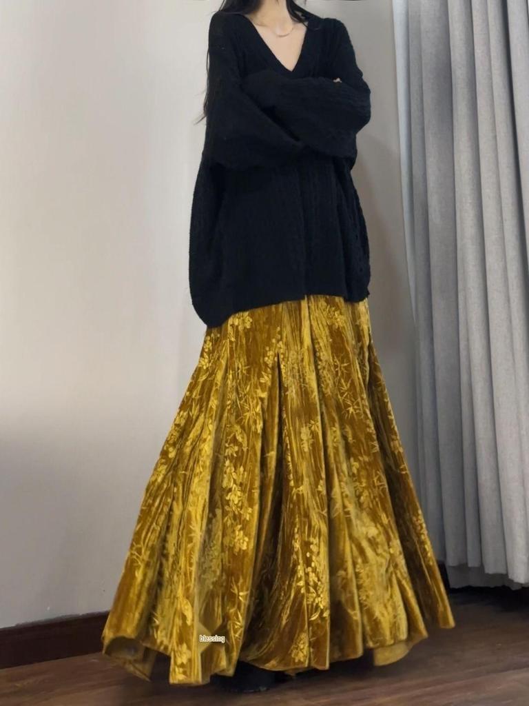 Elegant Chinese Style Velvet Fishtail Skirt - High Waist Autumn/Winter Fashion with Large Hem