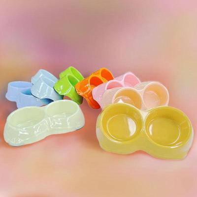 Gatti – Distributori di cibo e acqua per gatti