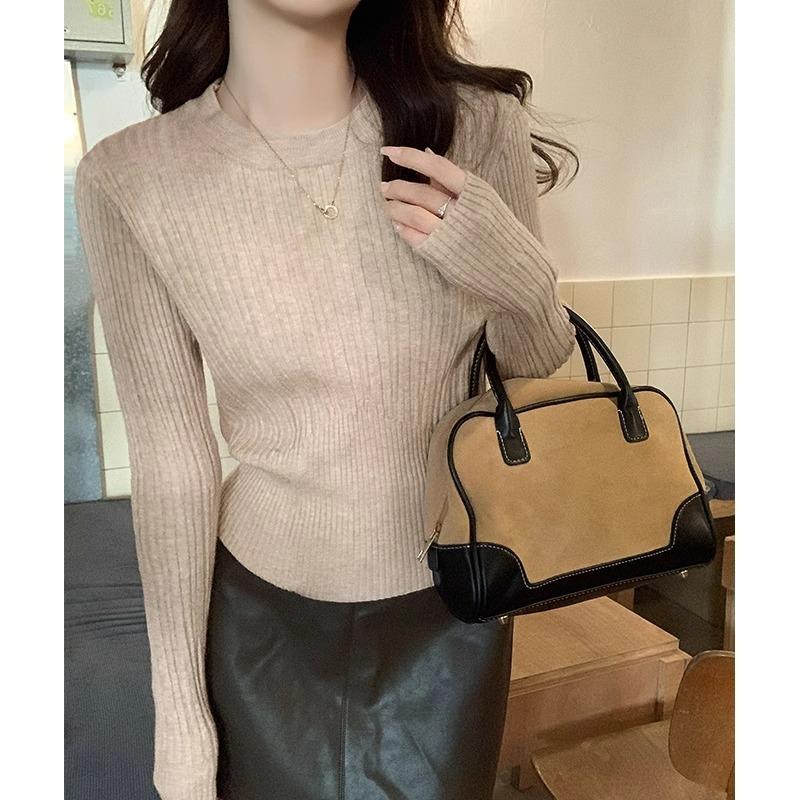 Oatmeal color slimming knitted bottoming shirt for women in autumn and winter, pure lusty style for little people, chic long-sleeved top