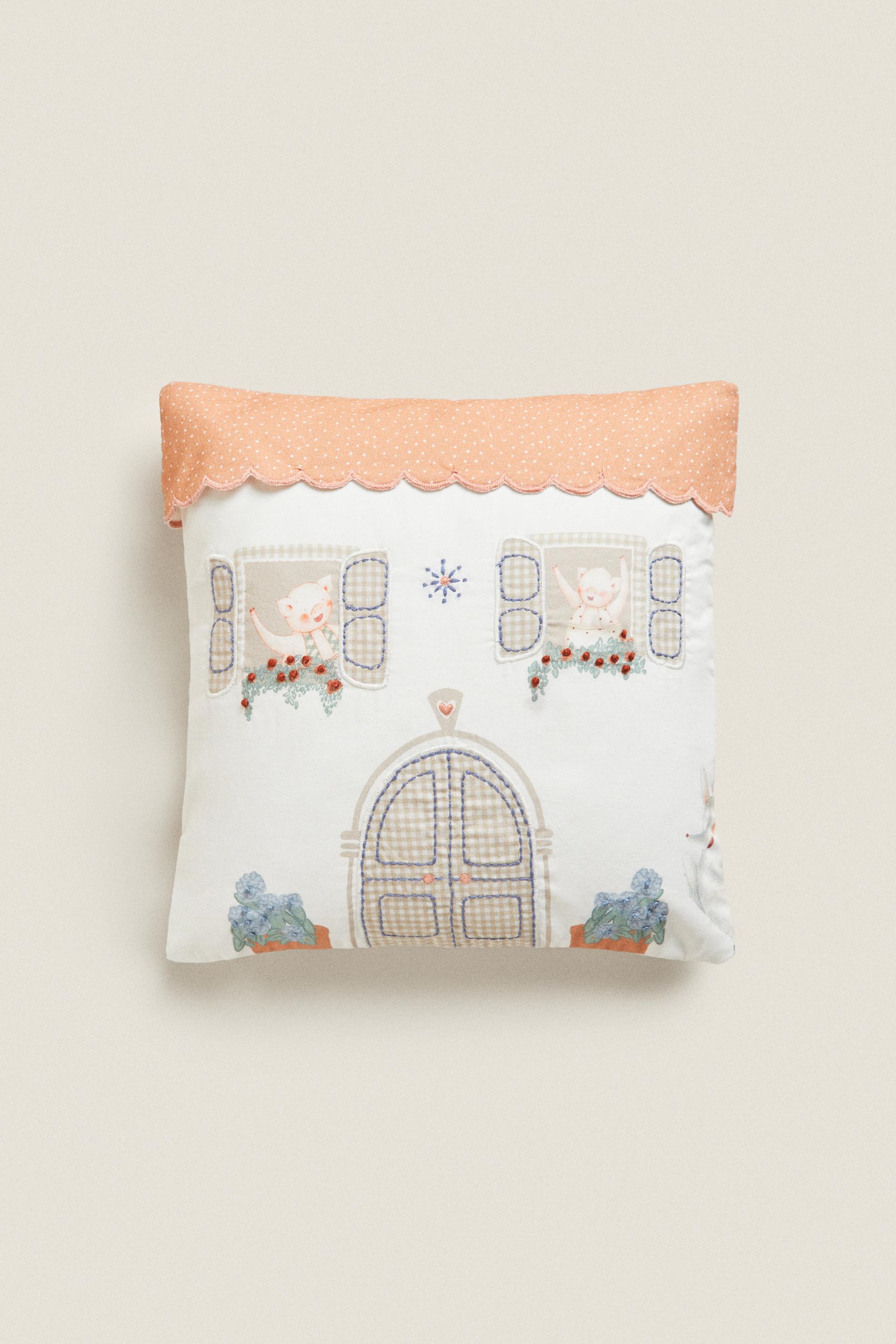 

THREE LITTLE PIGS HOUSE CUSHION