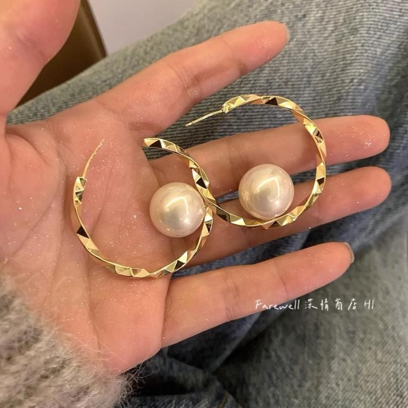 111 silver needle twisted metal large circle pearl earrings earrings temperament new stud earrings women s thin face earrings золотой
