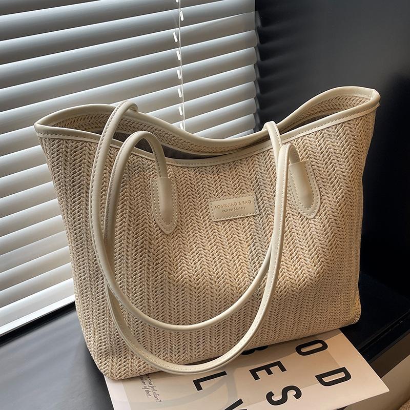 Woven Straw Bag Women's Large Capacity 2025 New Summer Versatile Shoulder Bag Texture Class Tote Bag