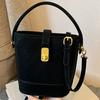Fashion Small Bag Women's Winter Tide Fashion Hand Carrying Bucket Bag Popular Retro Commuter Messenger Bag