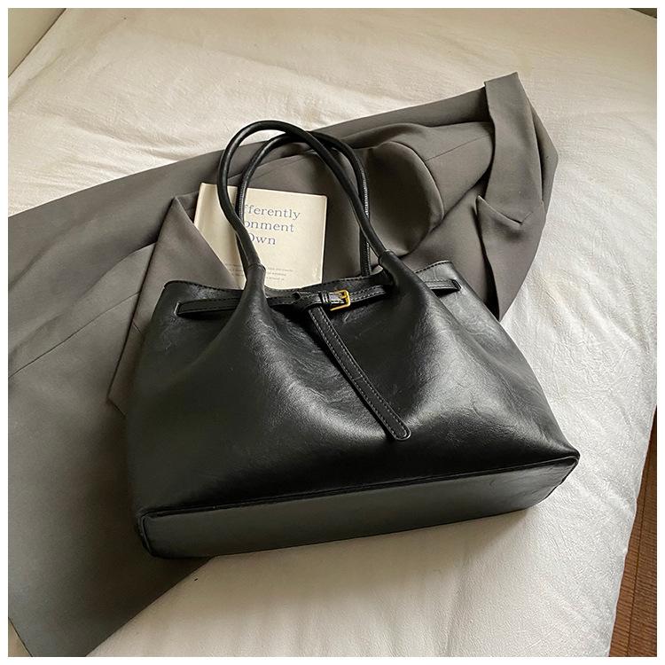 Retro Large-capacity Suede Bag 2025 Autumn and Winter New Commuter Shoulder Bag Women's Portable Tote Bag