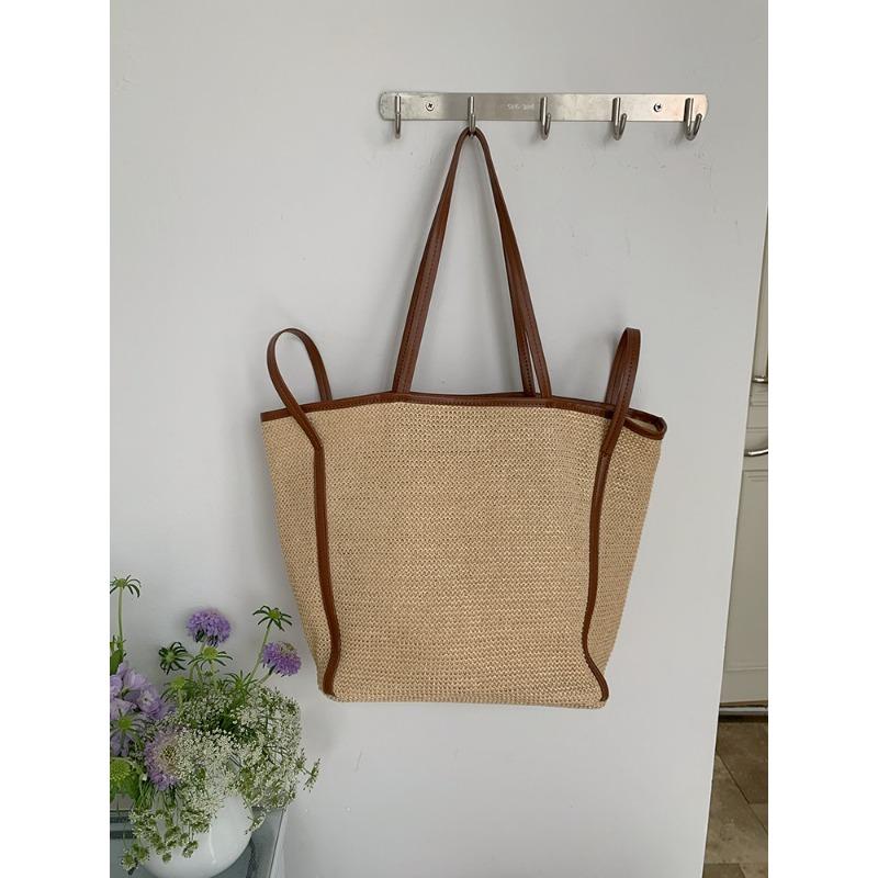 Large Capacity Bag Women's Spring and Summer Versatile Shoulder Portable Seaside Vacation Beach Bag Woven Straw Commuter Tote Bag