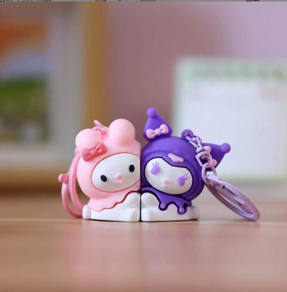 Couples magnetic line puppy keychain will never leave, cute and good-looking schoolbag, jewelry, pendant gift