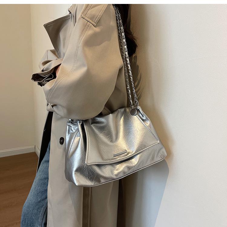 2025 Women's Casual Soft Leather Large Capacity Chain Shoulder Crossbody Bag