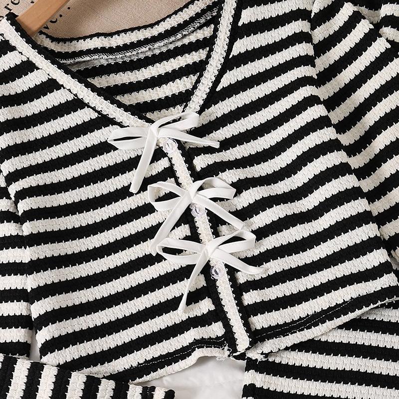 Girls' Minimalist Set: Fall Children's Black-and-White Striped V-Neck Patchwork Bow-Tie Top and Pants Two-Piece Loungewear Set